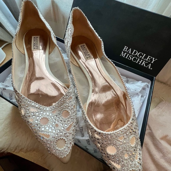 Badgley Mischka women's Gigi Crystal Pointed Lace Leather Flats Ivory 10 - Picture 2 of 8